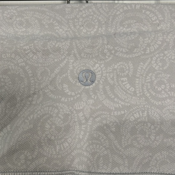 RARE White Lululemon Leggings - Picture 2 of 4